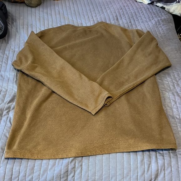 Fuzzy undershirt - Picture 3 of 3